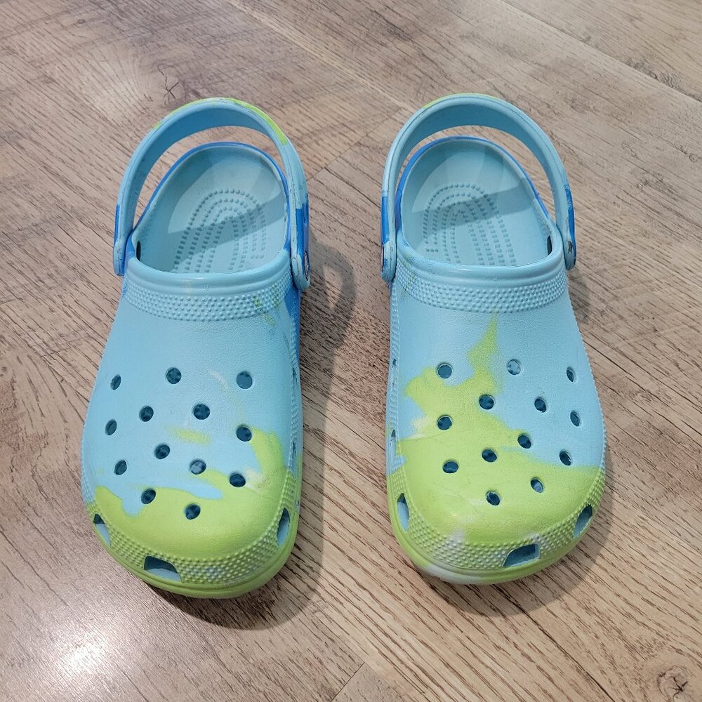 Summer Blast Blue & Green Crocs